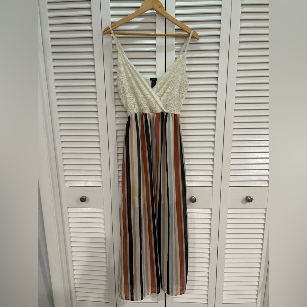 Rue 21 lacey and flowy sleeveless maxi dress size medium